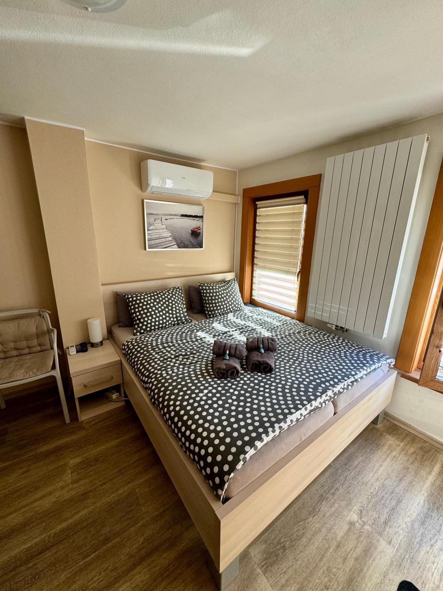 Apartman Mh Břeclav Exteriör bild